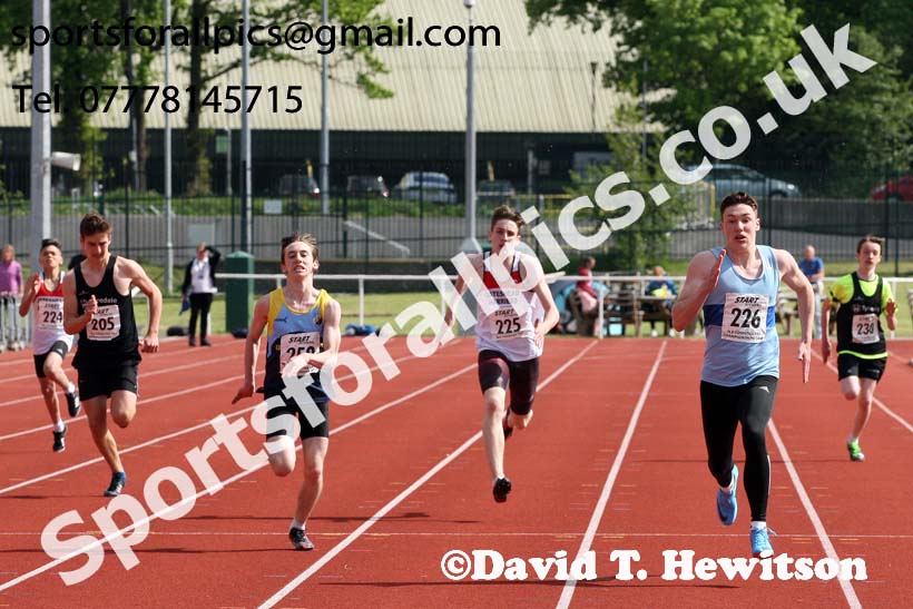 Boys under-15s 200 metres, North Eastern Track and Fields Champs., Middlesbrough. Photo: David T. Hewitson/Sports for All Pics